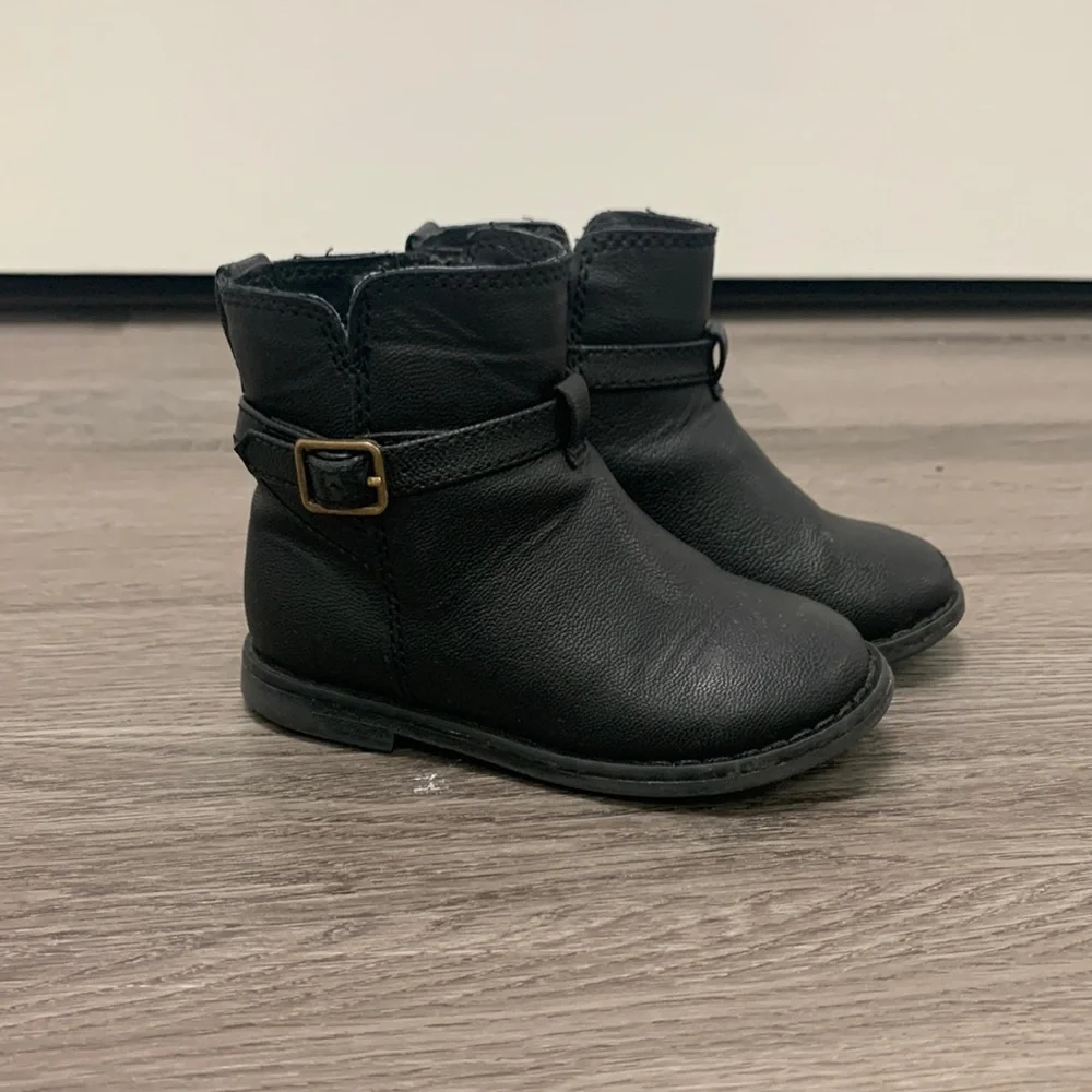 Gap baby black boots - size 6